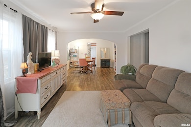 810 N Benedict St, Chillicothe, IL 61523 - photo 2