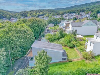 211 Franklin St, Tamaqua, PA 18252 - photo 3