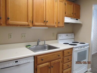 42 Olcott Ln unit A, Charlestown, NH 03603 - photo 3