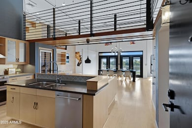 914 E Osborn Rd #402-4