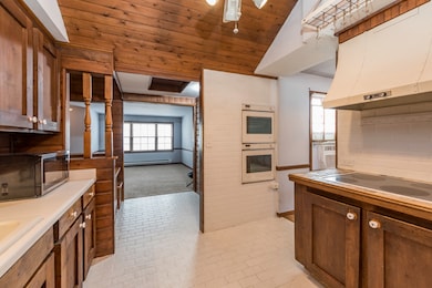 10867 W Beach Rd, Beach Park, IL 60087 - photo 5