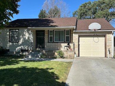 905 S Madison St, Hugoton, KS 67951 - photo 3