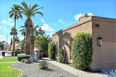 9208 side view of front walk way from ga