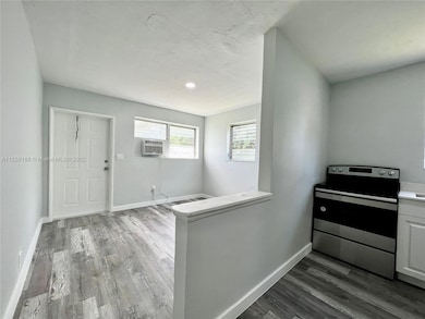 2318 Freedom St unit 8, Hollywood, FL 33020 - photo 4