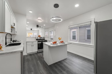 Kitchen with Snack Bar/Island