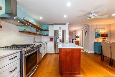 Beautiful New Kitchen with all new Appliances