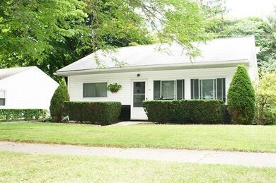 811 Starwick Dr, Ann Arbor, MI 48105 - photo 2