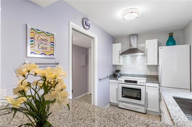 5 High Point Cir W unit 110, Naples, FL 34103 - photo 4