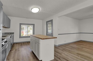 5522 S Greenfield St, Fountaintown, IN 46130 - photo 7