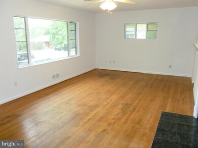 unlisted-address, Alexandria, VA 22306 - photo 5