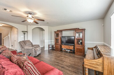 4108 Parry Dr, Pearland, TX 77584 - photo 4