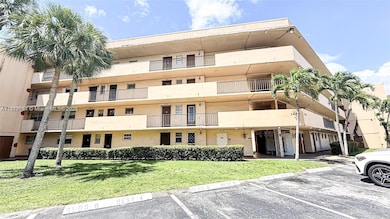 1450 NE 191st St unit 404, Miami, FL 33179 - photo 4