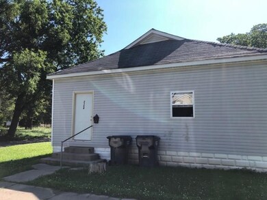 2304 Hendricks St, Anderson, IN 46016 - photo 2