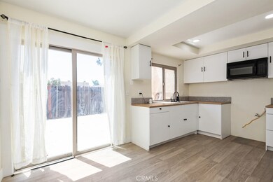 12240 Carnation Ln unit C, Moreno Valley, CA 92557 - photo 5