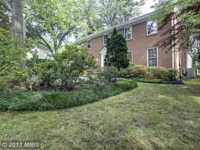 10641 Rock Run Dr, Potomac, MD 20854 - photo 2