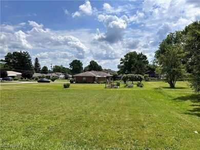 301 Park Dr, Campbell, OH 44405 - photo 5