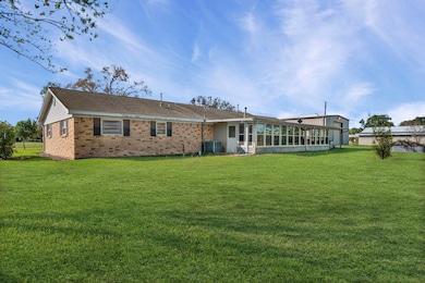 1311 Oak St, Anahuac, TX 77514 - photo 3