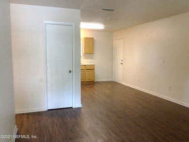 5232 Westchase Ct unit 2, Jacksonville, FL 32210 - photo 2