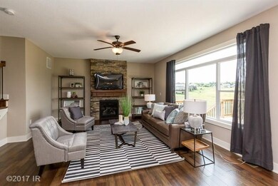 8012 NW 95th Cir, Johnston, IA 50131 - photo 3