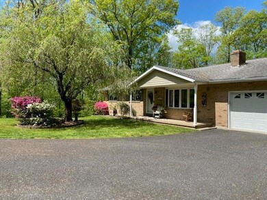 6605 Crown Ln, Zionsville, PA 18092 - photo 2