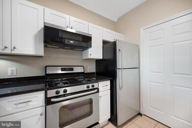 12909 Centre Park Cir unit 304, Oak Hill, VA 20171 - photo 7
