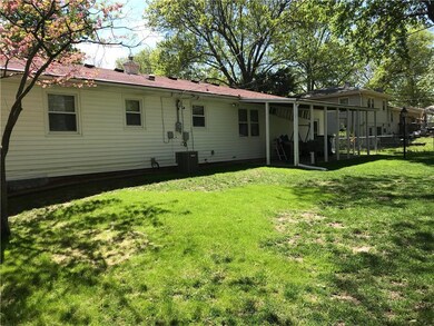 7318 Edgewood Blvd, Shawnee, KS 66203 - photo 5