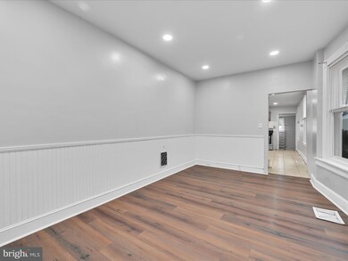 465 W Oley St, Reading, PA 19601 - photo 5