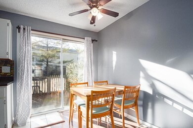 4984 Singleton Dr 011