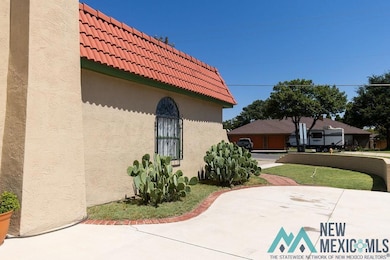 1502 Mountain Shadow Dr, Carlsbad, NM 88220 - photo 4