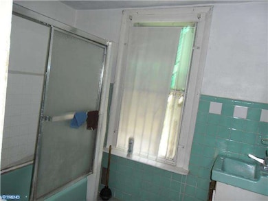 2328 Gerritt St, Philadelphia, PA 19146 - photo 6