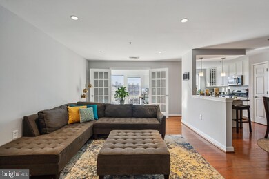 4151 S Four Mile Run Dr unit 402, Arlington, VA 22204 - photo 3