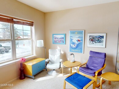 Sunnylivingroom2