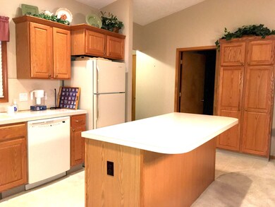 1074 Amber Ridge Dr SW unit 118, Byron Center, MI 49315 - photo 3