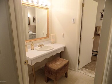 Bath foyer
