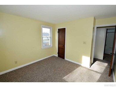 Bedroom Lower Unit BR 1                  Wide Angl