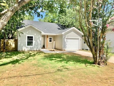 880 Sabine Ave, Cleburne, TX 76031 - photo 2