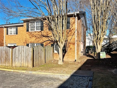 View of home's exterior