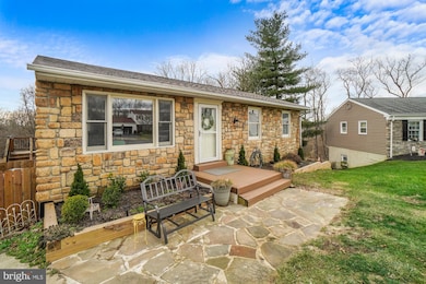 202 Wintergreen Ln, Brunswick, MD 21716 - photo 2