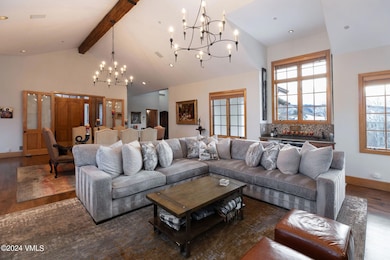 1715_cordillera_interior_living_b