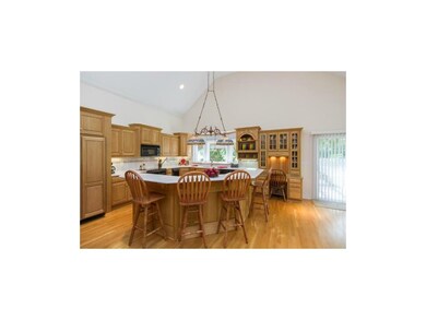 Spacious cook's kitchen featuring quartz counter t