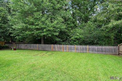 6034 Woodbend Dr, Zachary, LA 70791 - photo 3