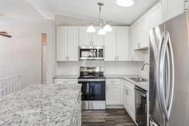 2584 76th St E, Inver Grove Heights, MN 55076 - photo 5