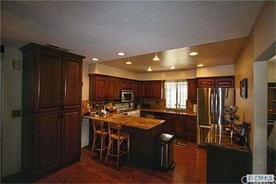 Beautiful upgraded cabinets