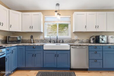 190 Little John Ln Kitchen 4