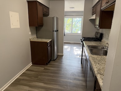 2920 Roberts Dr unit 5, Woodridge, IL 60517 - photo 2