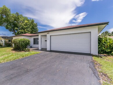 7204 NW 77th St, Tamarac, FL 33321 - photo 3