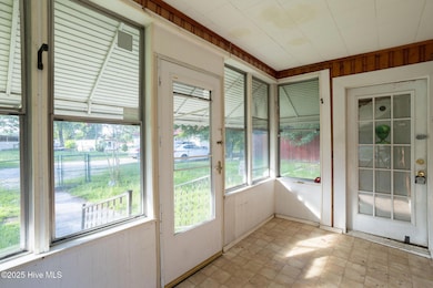 5-web-or-mls-162 Safie 5Th-5