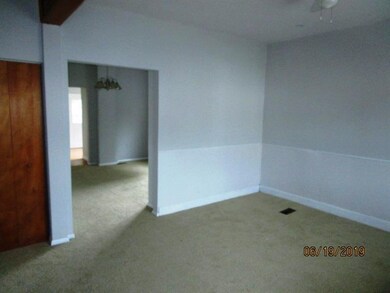 814 Vermont Ave, Glassport, PA 15045 - photo 3