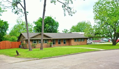 1002 Lindsey Dr, Rosenberg, TX 77471 - photo 4