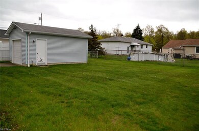 2046 E 41st St, Lorain, OH 44055 - photo 5